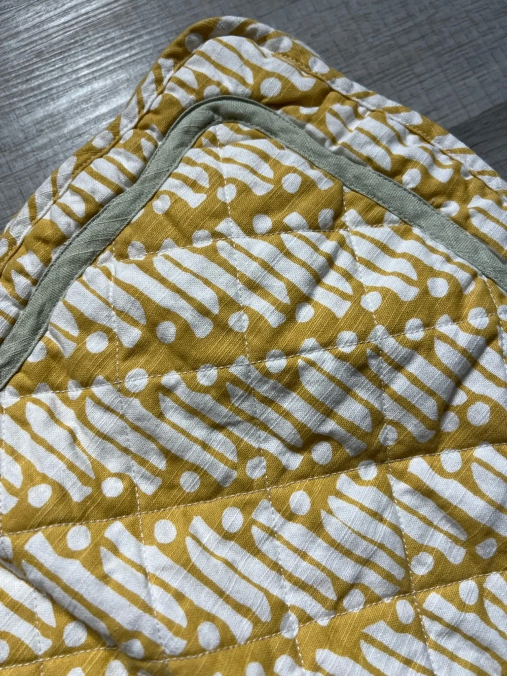 WEST ELM x RHODE 6 pc Batik Cotton Placemats Cottagecore Yellow Green Scalloped